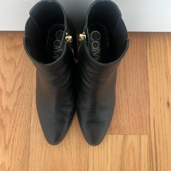 Calvin Klein black leather ankle bootie size 6.5 - Picture 9 of 9